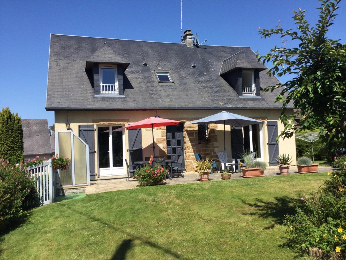 Maison Calme: Spacious Retreat with Terrace near Granville Exterior photo